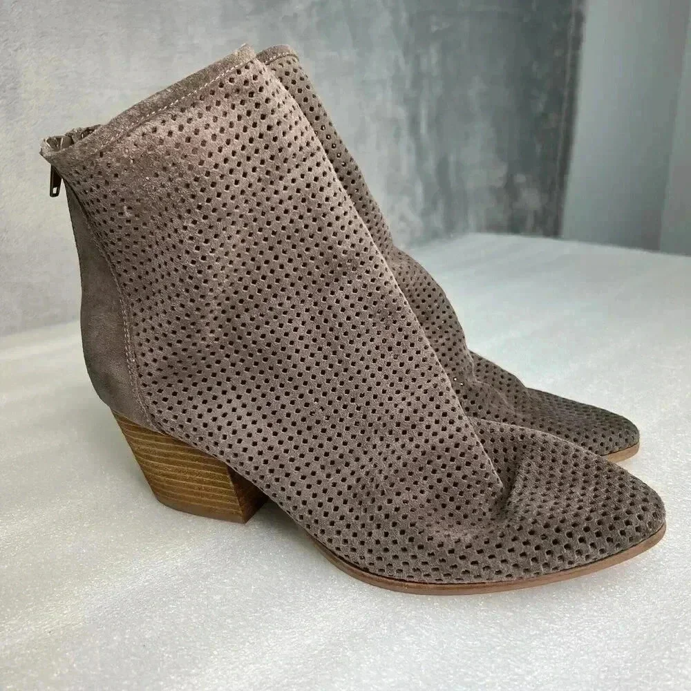 JEFFREY CAMPBELL Jenelle Laser Cut Soft Leather Bootie‎ women's 9.5 M Block Heel